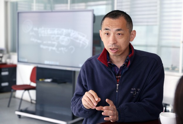 在黑洞的最中心，是平行宇宙的另外一個入口